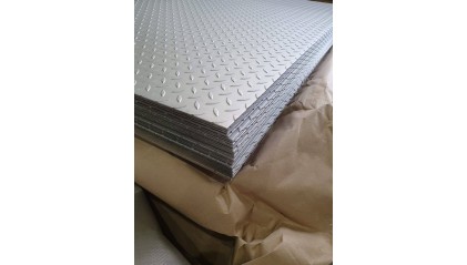 лист нержавеющий рифленый чечевица 1 мм 08Х17Т купить в Уфе