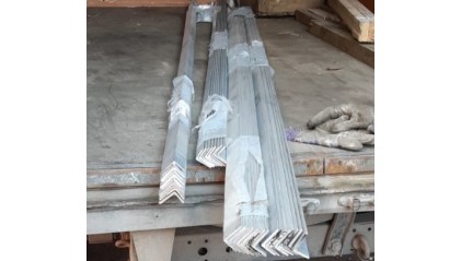 уголок алюминиевый равнополочный 15x15х1,5 мм АКМ купить в Уфе