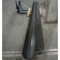 Уголок стальной горячекатаный равнополочный 28x28x3 мм С245 ГОСТ 8509-93