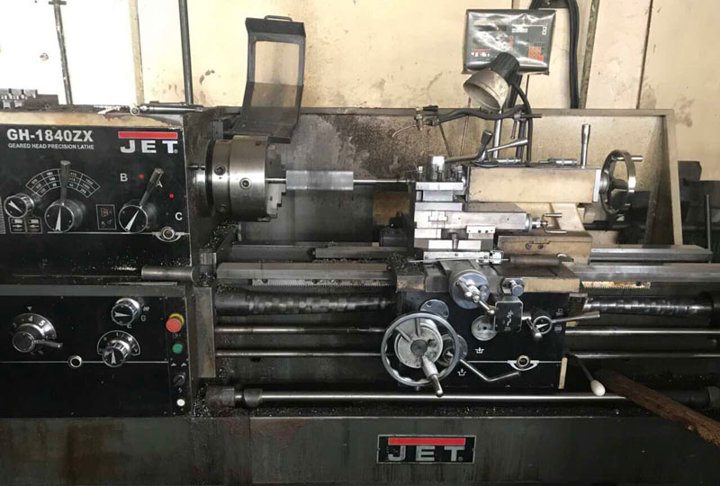 Токарный станок